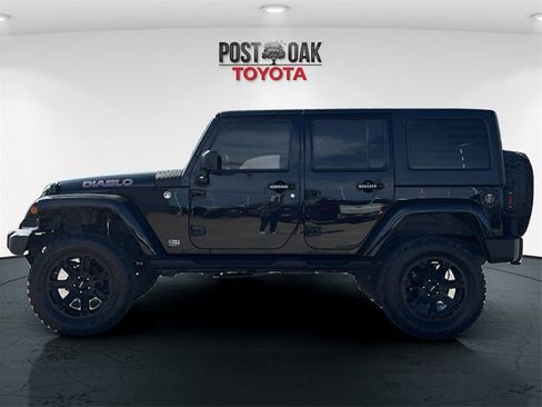 Used 2016 Jeep Wrangler Unlimited Sahara w/ Connectivity Group image 4