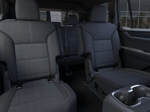 Used 2025 GMC Acadia Elevation image 17