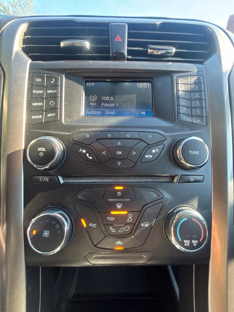 Used 2017 Ford Fusion SE FWD image 13