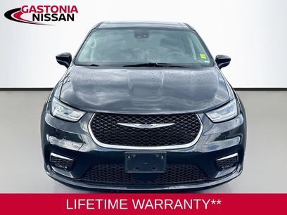 Used 2023 Chrysler Pacifica Touring-L