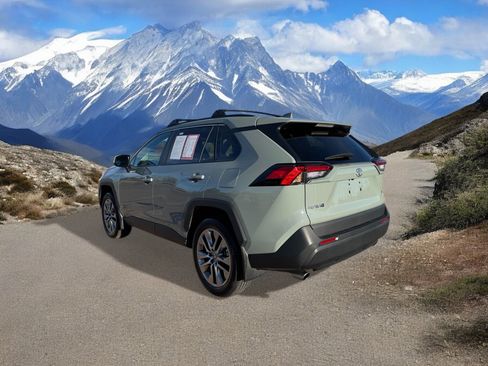Used 2023 Toyota RAV4 XLE Premium image 3