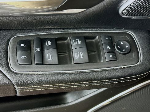 Used 2022 RAM 1500 Laramie AWD/4WD image 15