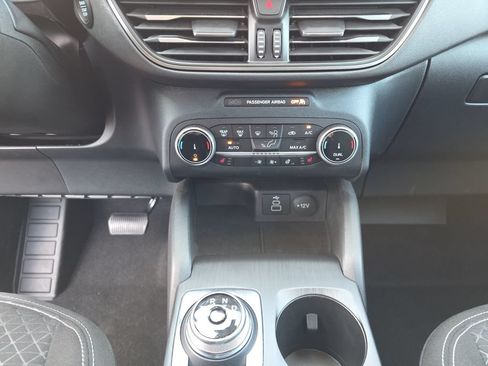 Used 2024 Ford Escape Active w/ Cold Weather Package FWD image 25