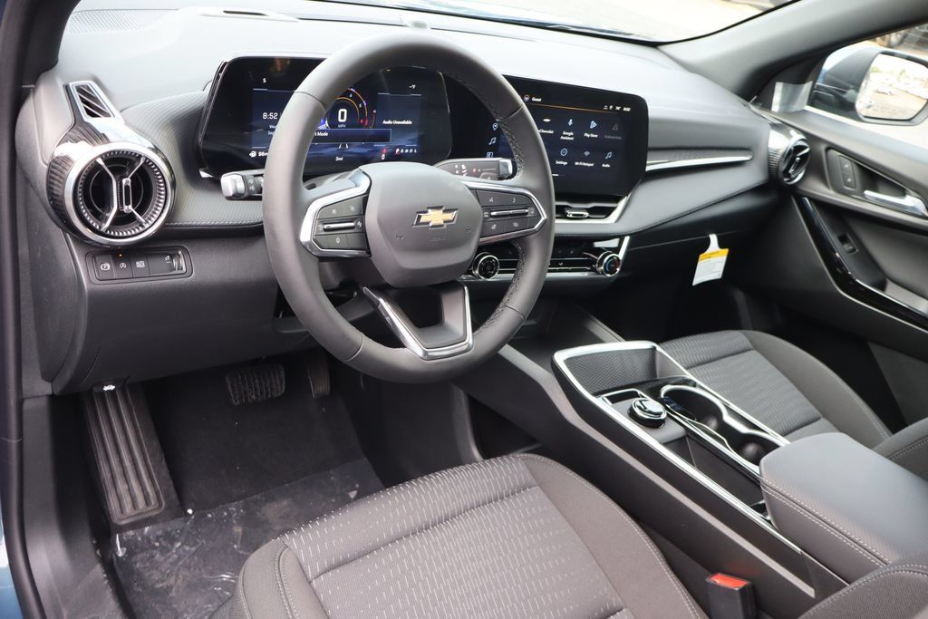 New 2027 Chevrolet Equinox LT FWD image 6