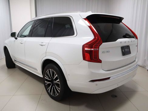 Used 2025 Volvo XC90 T8 Plus w/ Protection Package Premier AWD/4WD image 3