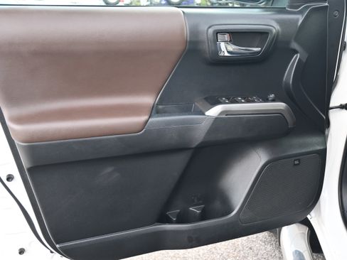 Used 2019 Toyota Tacoma Limited image 16