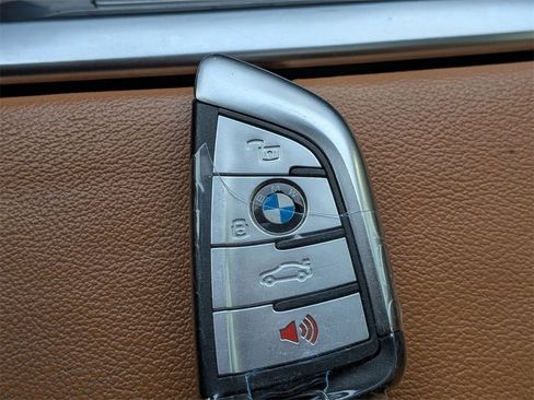 Used 2021 BMW X5 xDrive40i w/ Premium Package image 32