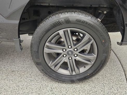 Used 2022 Ford F150 Lariat w/ Equipment Group 502A High AWD/4WD image 9