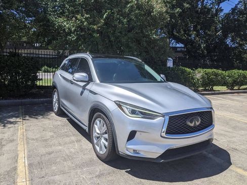 Used 2019 INFINITI QX50 Essential w/ Premium Heat Package FWD image 9
