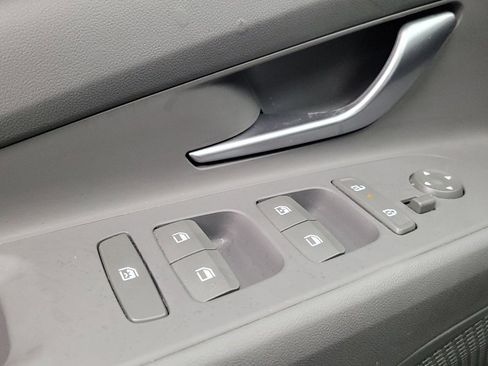 Used 2025 Hyundai Elantra Sport image 32