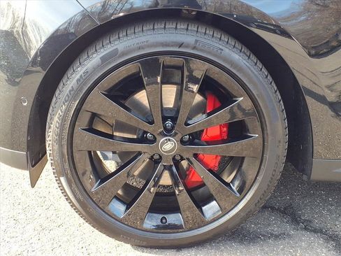 Certified 2025 Land Rover Range Rover Sport SE image 9