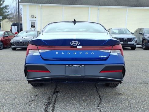 New 2025 Hyundai Elantra Limited image 3
