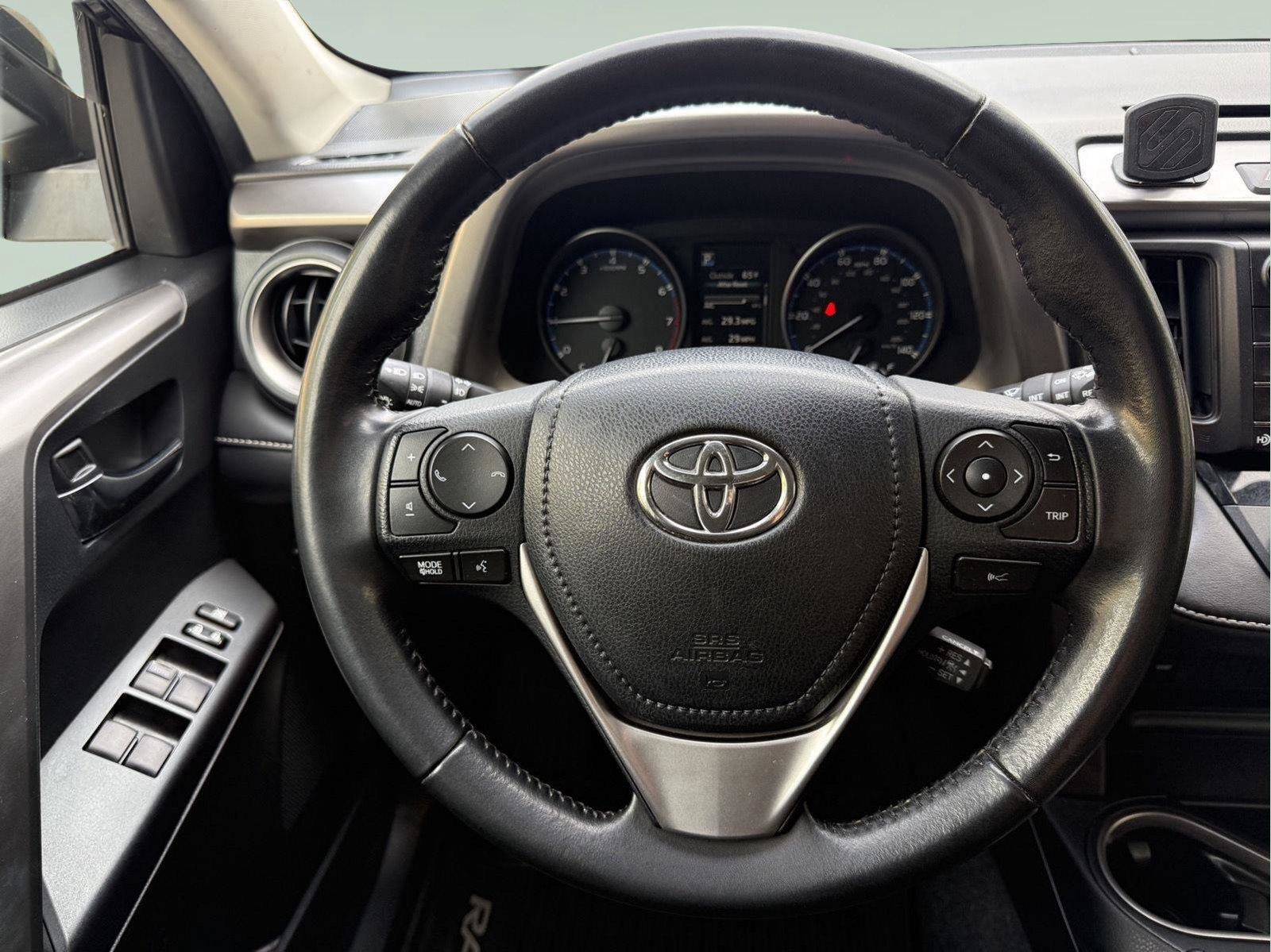 Used 2017 Toyota RAV4 XLE w/ Plus Extra Value Package AWD/4WD image 11