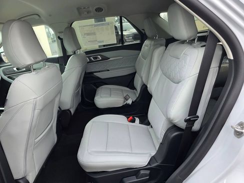 New 2026 Ford Explorer Platinum w/ LUX Leather Package AWD/4WD image 11