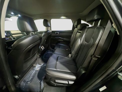 Used 2023 Kia Sorento S w/ Panoramic Sunroof Package FWD image 18