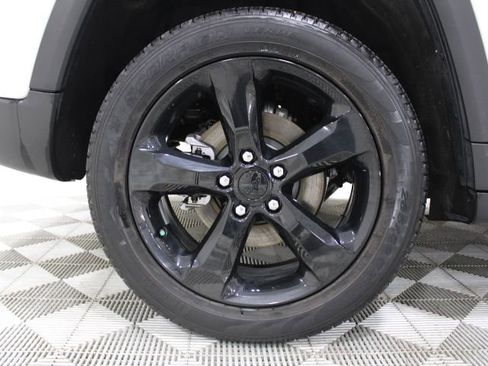 Used 2023 Jeep Grand Cherokee Limited w/ Black Appearance Package image 44