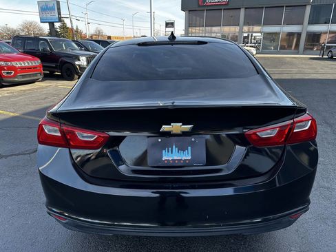 Used 2018 Chevrolet Malibu LT image 17