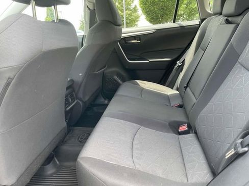 Used 2022 Toyota RAV4 XLE AWD/4WD image 21