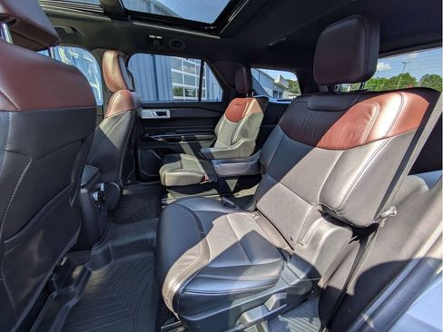 Certified 2023 Ford Explorer Platinum w/ Technology Package AWD/4WD image 26