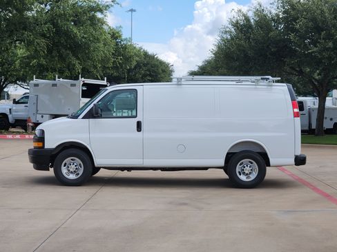 New 2025 Chevrolet Express 2500 w/ Driver Convenience Package image 11