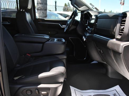 Used 2025 GMC Sierra 1500 SLT AWD/4WD image 51