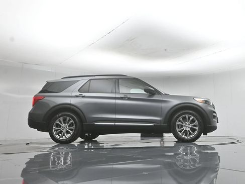 Certified 2021 Ford Explorer XLT w/ Equipment Group 202A RWD image 52