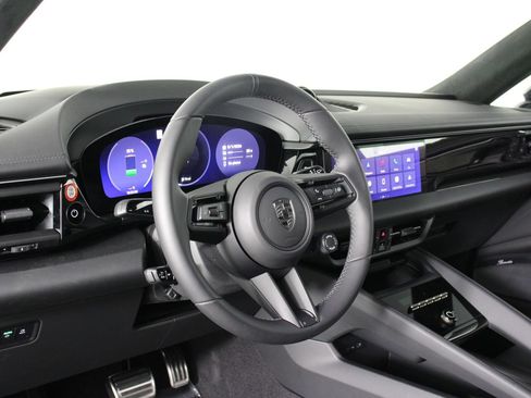 New 2025 Porsche Macan Turbo Electric AWD/4WD image 4