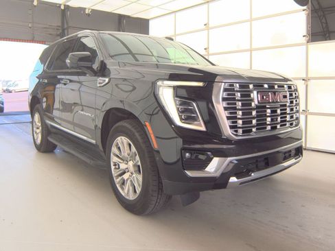 Used 2025 GMC Yukon Denali AWD/4WD image 4