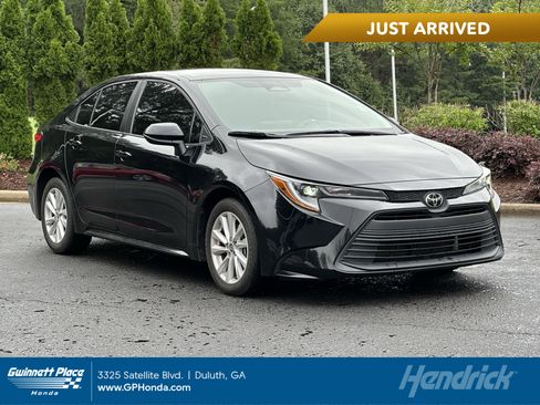 Used 2023 Toyota Corolla LE w/ LE Convenience Package FWD image 1
