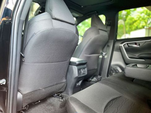 Used 2022 Toyota RAV4 SE w/ Convenience Package AWD/4WD image 92