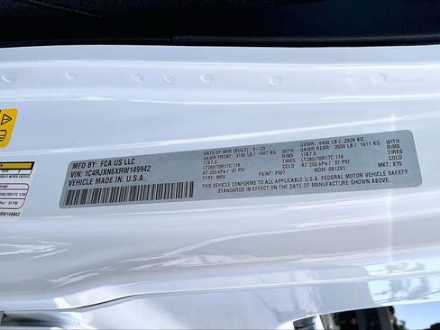 Used 2024 Jeep Wrangler Unlimited AWD/4WD image 35