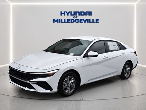 New 2026 Hyundai Elantra SE FWD image 1