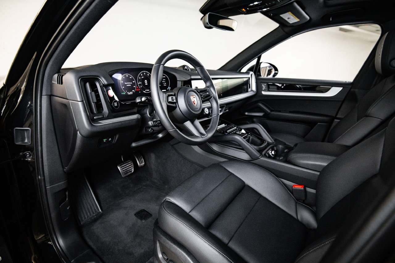 Certified 2026 Porsche Cayenne S AWD/4WD image 4