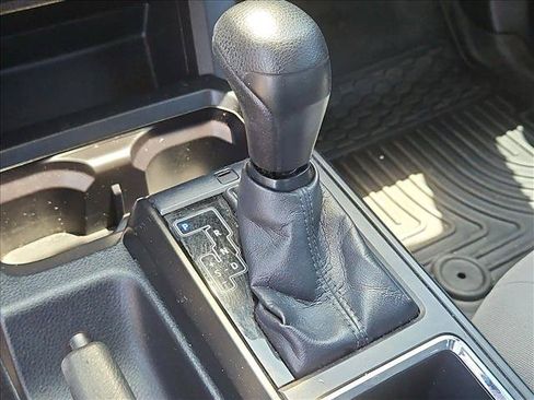 Used 2017 Toyota Tacoma SR RWD image 14
