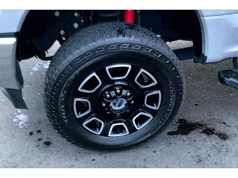 Used 2017 Ford F350 Lariat w/ Lariat Ultimate Package image 10