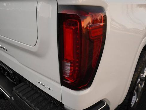 Used 2025 GMC Sierra 1500 SLT w/ SLT Premium Plus Package image 41