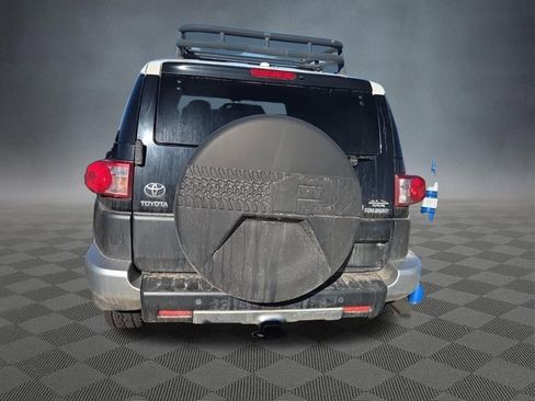 Used 2011 Toyota FJ Cruiser 4WD w/ Upgrade Pkg image 3