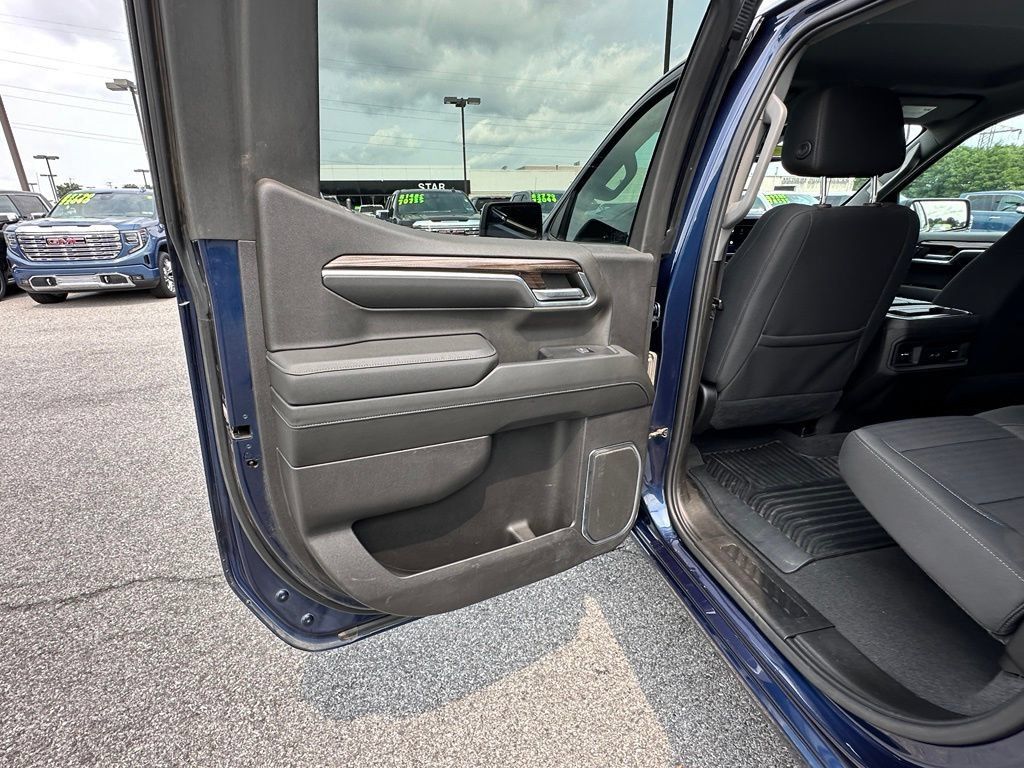 Used 2022 Chevrolet Silverado 1500 RST AWD/4WD image 25