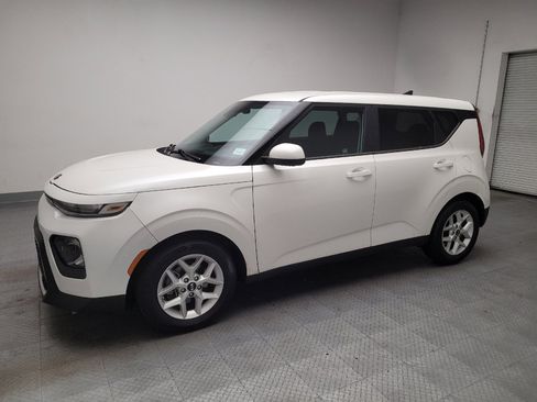 Used 2021 Kia Soul S FWD image 2