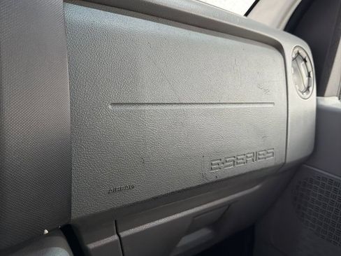 Used 2011 Ford E-350 and Econoline 350 XL w/ PWR Windows & Locks Group image 27