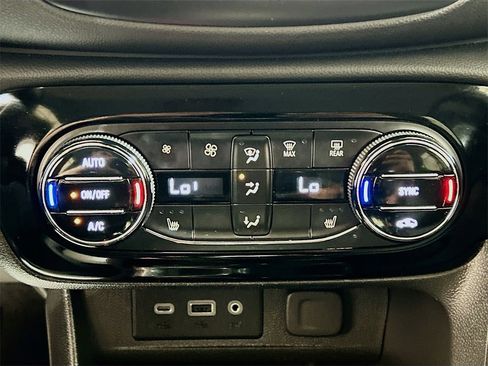 Used 2023 Buick Encore GX Select w/ Sport Touring Package image 13