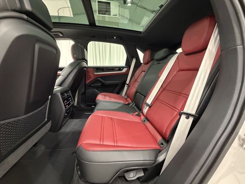New 2026 Porsche Cayenne image 20