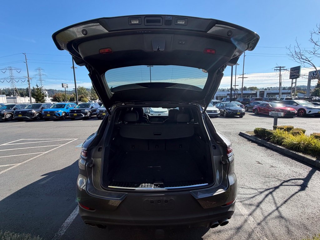 Used 2024 Porsche Cayenne S AWD/4WD image 7