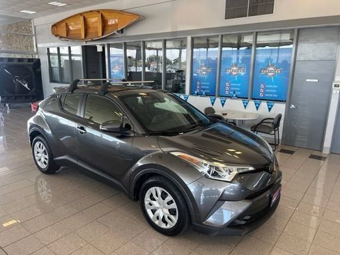 Used 2019 Toyota C-HR LE FWD image 1