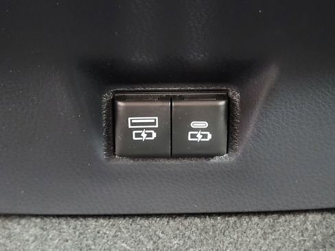 Used 2026 Toyota Camry SE FWD image 11