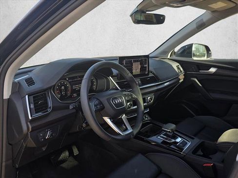 Certified 2025 Audi Q5 2.0T Premium Plus image 13