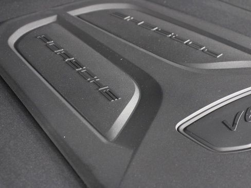 Certified 2025 Porsche Cayenne image 27