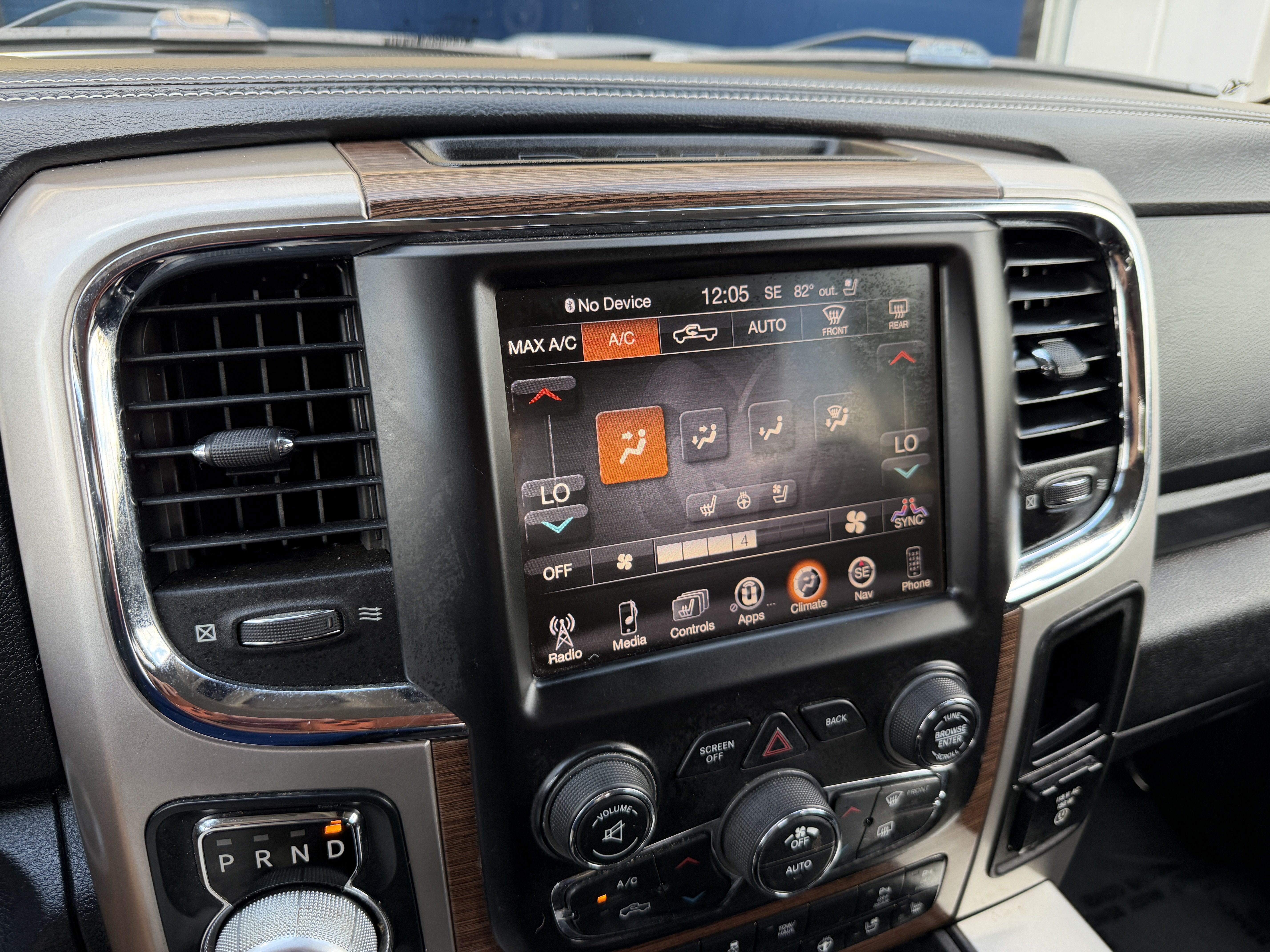 Used 2017 RAM 1500 Laramie w/ Convenience Group AWD/4WD image 21