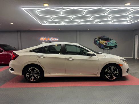 Used 2017 Honda Civic EX-T image 8