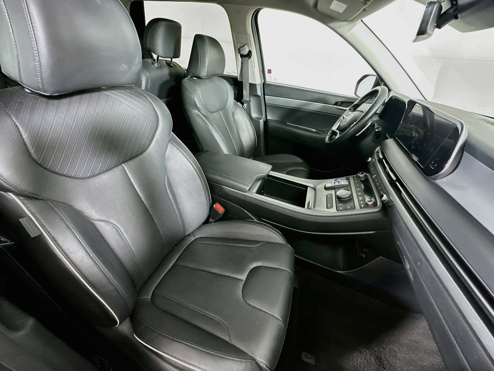 Used 2025 Hyundai Palisade SEL FWD image 33